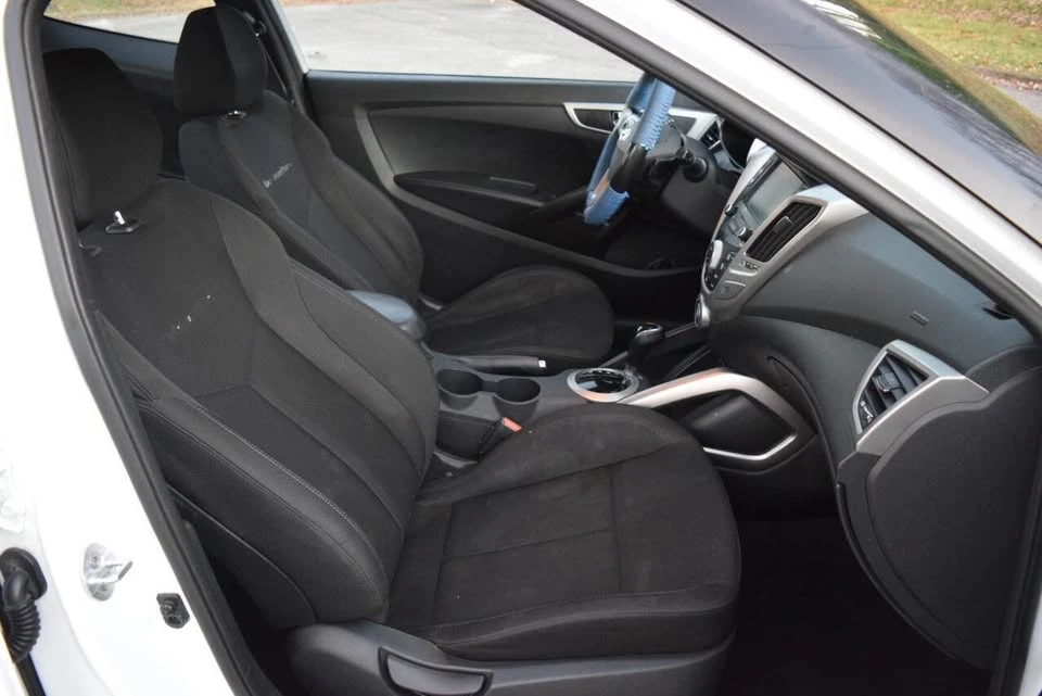 2017 Hyundai Veloster - Image 14 of 16