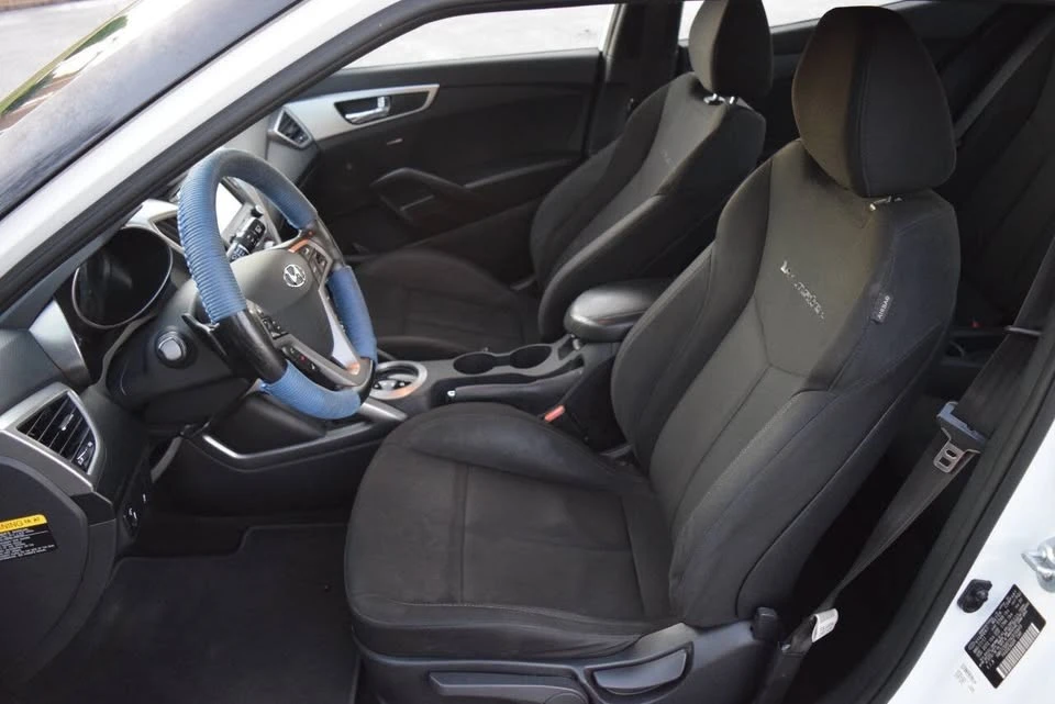2017 Hyundai Veloster - Image 9 of 16