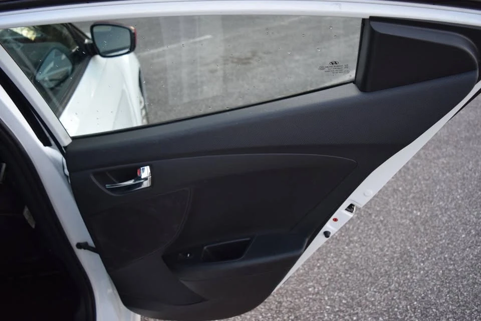 2017 Hyundai Veloster - Image 13 of 16