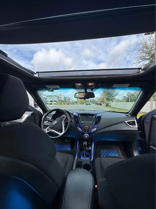 2017 Hyundai Veloster - Image 10 of 12