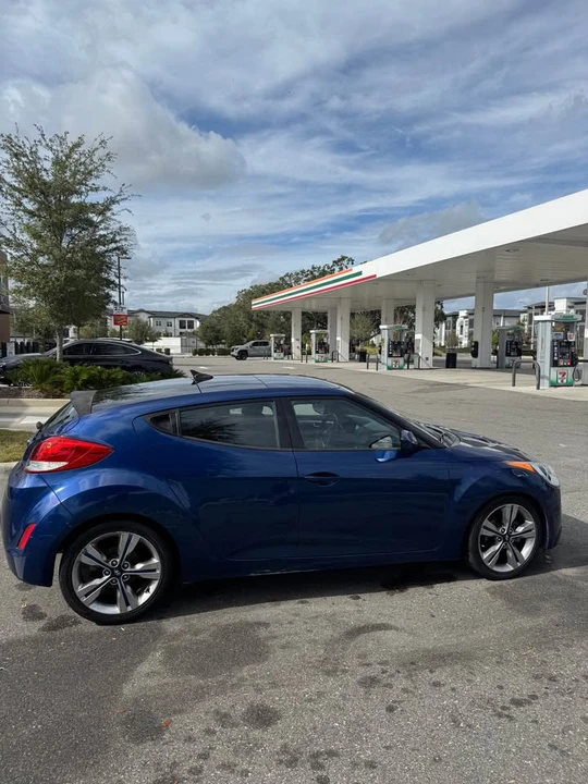 2017 Hyundai Veloster - Image 4 of 12