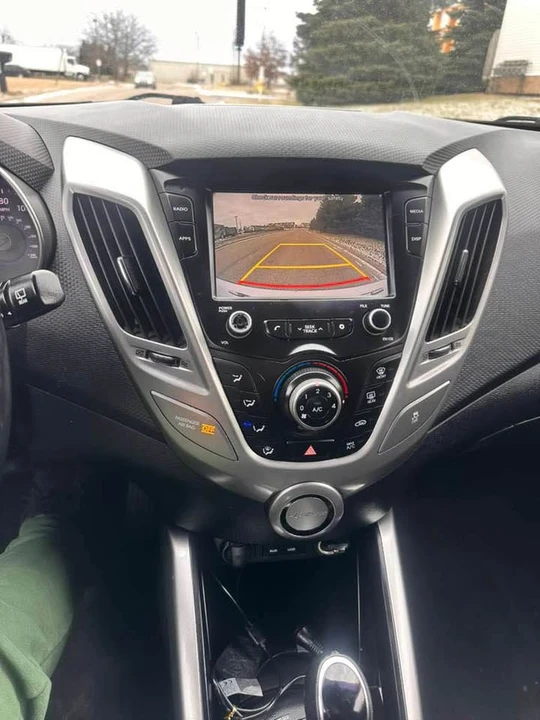 2017 Hyundai Veloster - Image 7 of 18