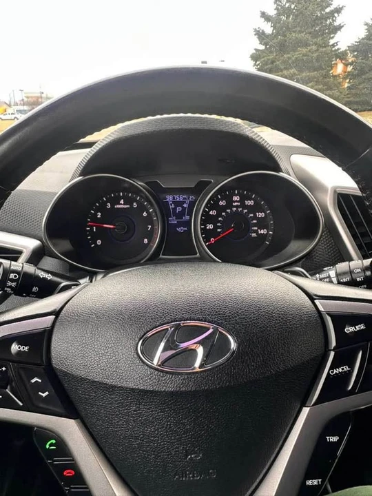 2017 Hyundai Veloster - Image 10 of 18