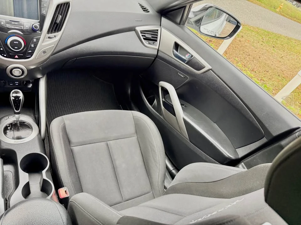 2017 Hyundai Veloster - Image 11 of 17