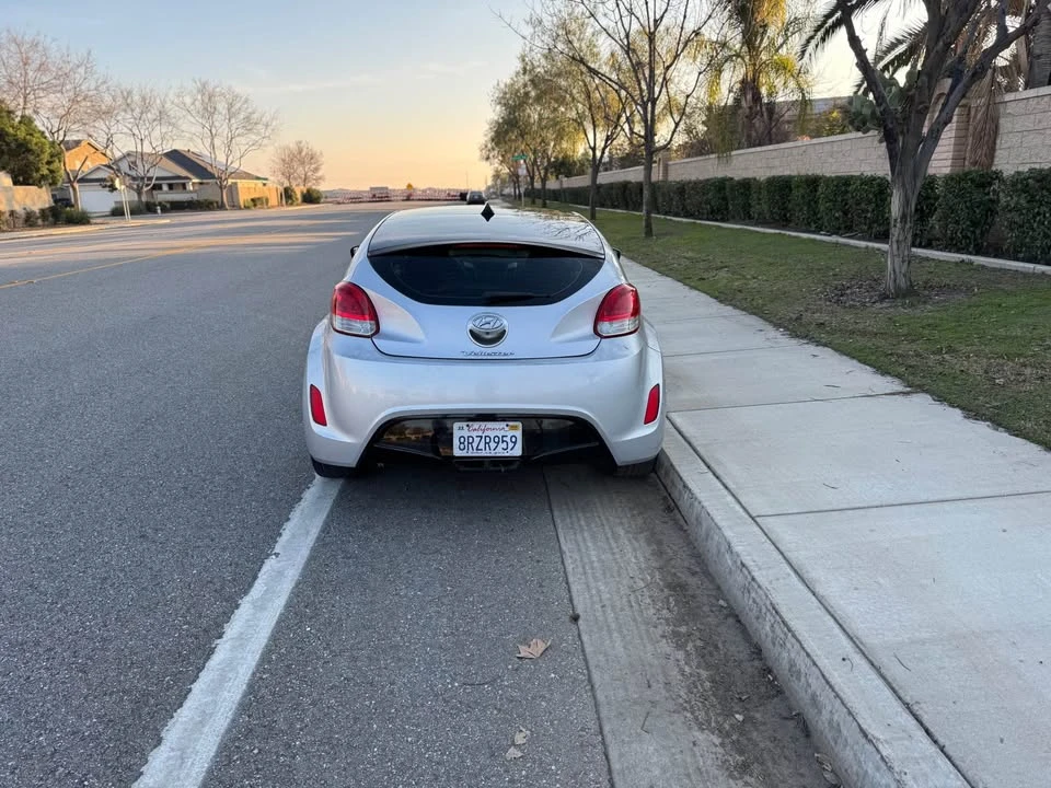 2017 Hyundai Veloster - Image 5 of 10