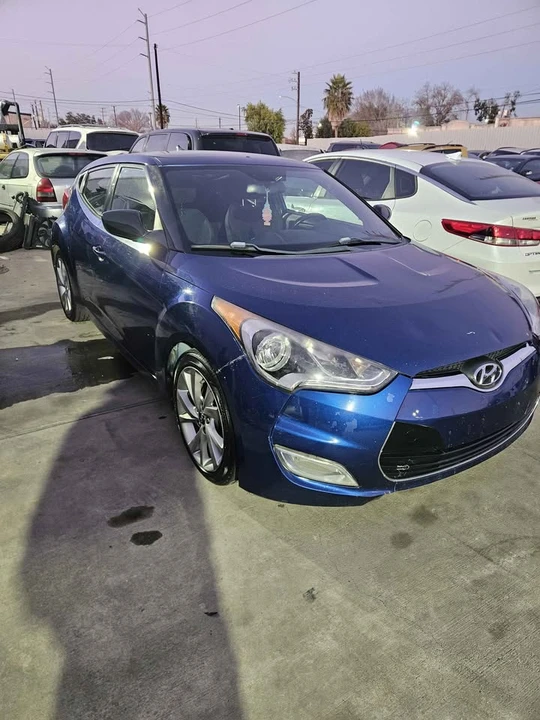 2017 Hyundai Veloster - Image 2 of 6
