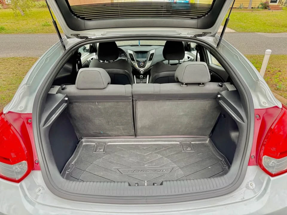 2017 Hyundai Veloster - Image 15 of 17