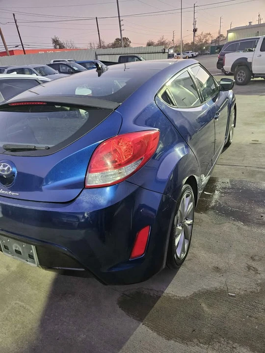 2017 Hyundai Veloster - Image 3 of 6