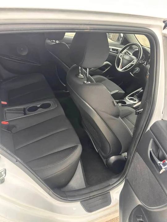 2017 Hyundai Veloster - Image 16 of 18