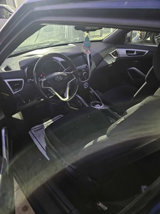 2017 Hyundai Veloster - Image 5 of 6