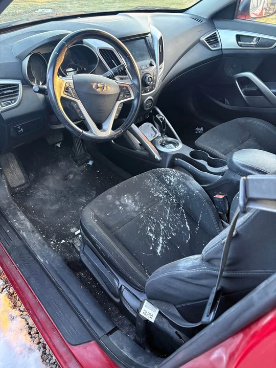 2017 Hyundai Veloster - Image 6 of 7