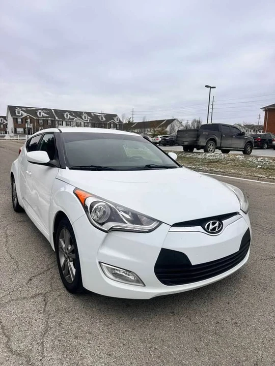 2017 Hyundai Veloster - Image 3 of 18