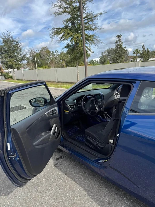 2017 Hyundai Veloster - Image 15 of 19