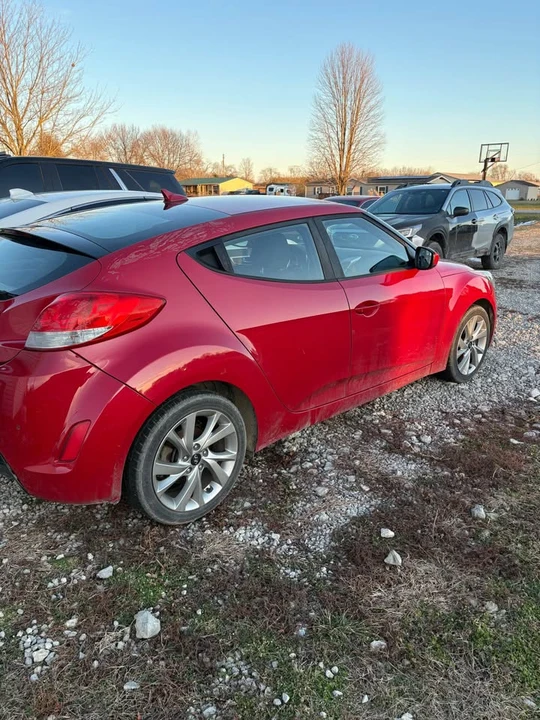 2017 Hyundai Veloster - Image 2 of 7