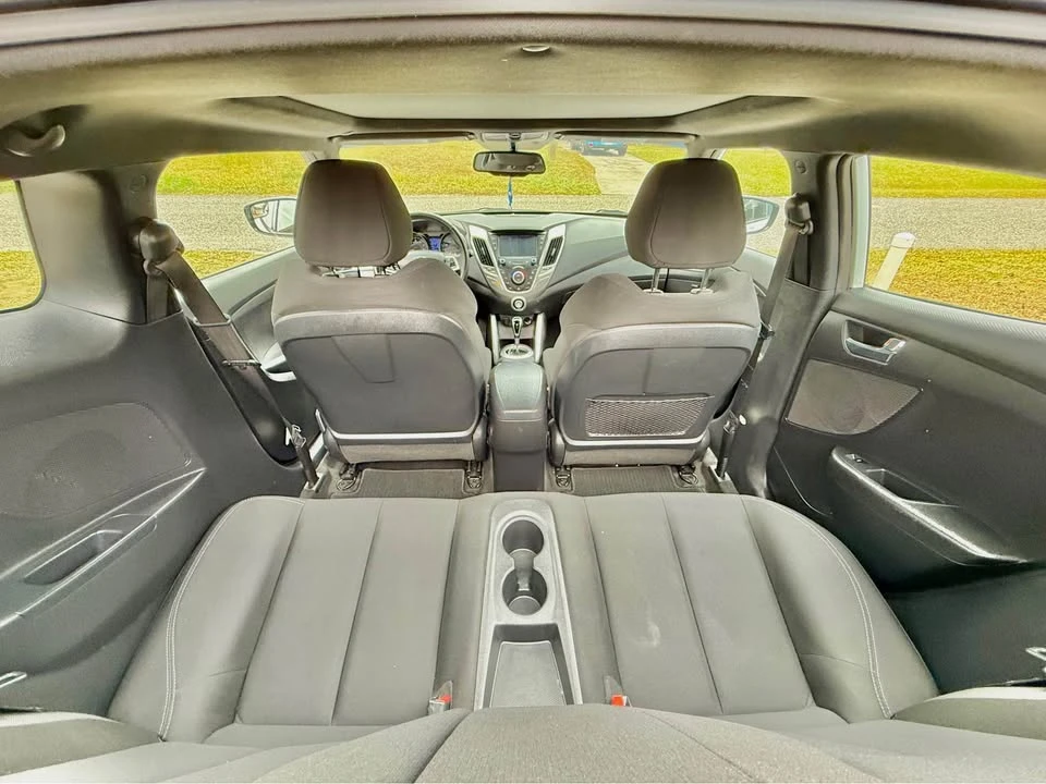 2017 Hyundai Veloster - Image 14 of 17