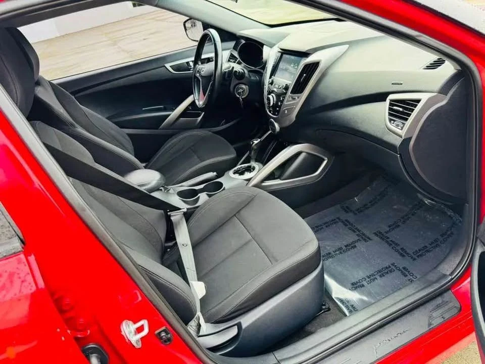 2017 Hyundai Veloster - Image 12 of 18