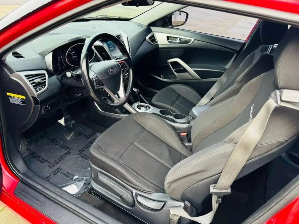 2017 Hyundai Veloster - Image 9 of 18