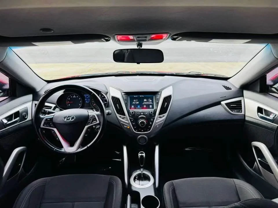 2017 Hyundai Veloster - Image 11 of 18
