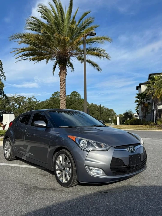 2017 Hyundai Veloster - Image 15 of 20