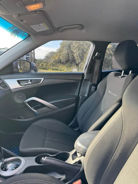 2017 Hyundai Veloster - Image 11 of 20