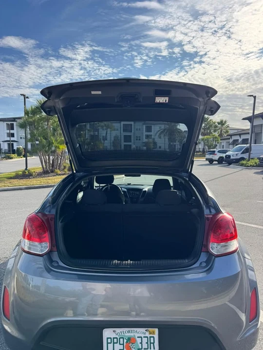 2017 Hyundai Veloster - Image 12 of 15