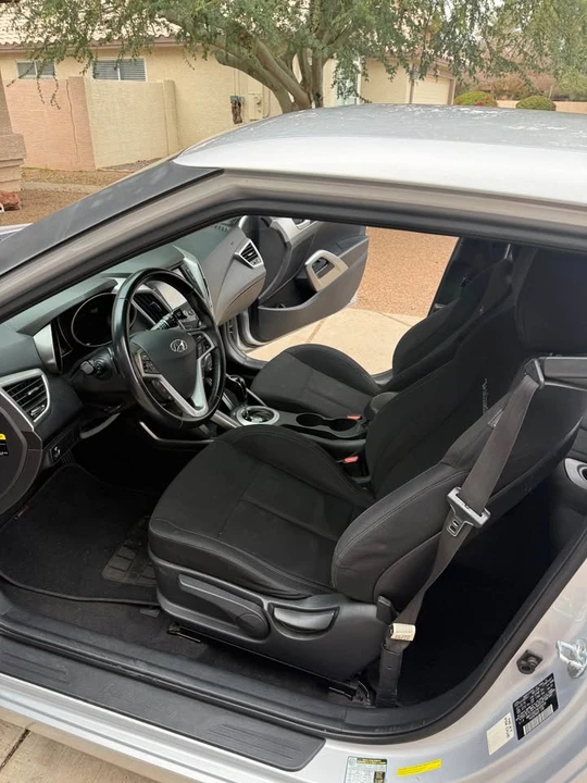 2017 Hyundai Veloster - Image 9 of 10