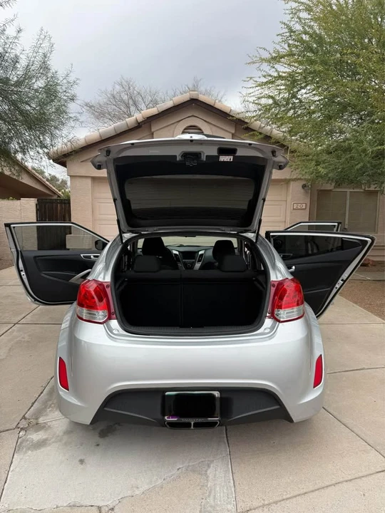 2017 Hyundai Veloster - Image 3 of 10
