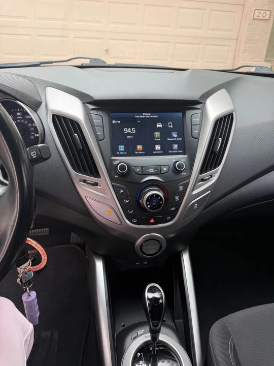 2017 Hyundai Veloster - Image 10 of 10