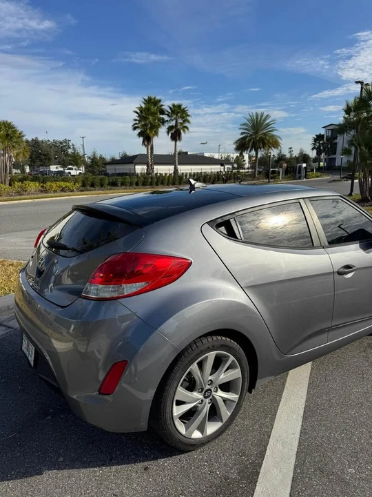 2017 Hyundai Veloster - Image 4 of 20