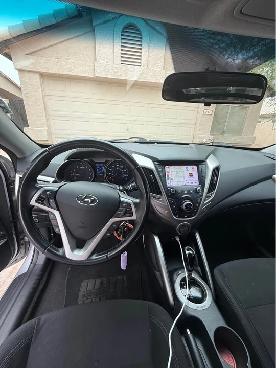 2017 Hyundai Veloster - Image 7 of 10