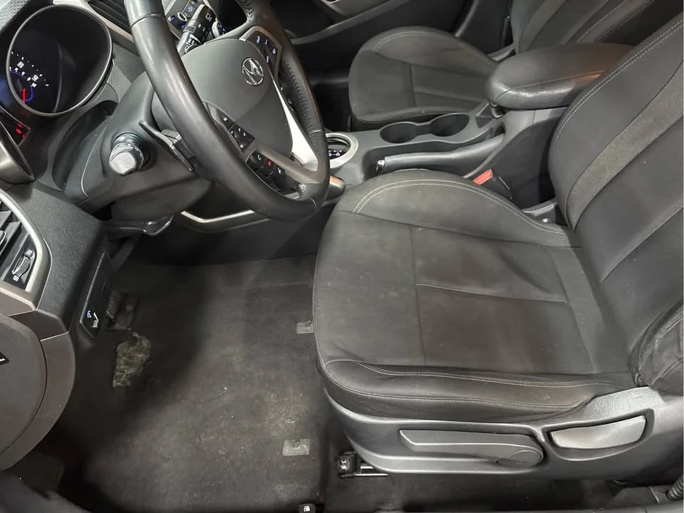 2017 Hyundai Veloster - Image 12 of 20