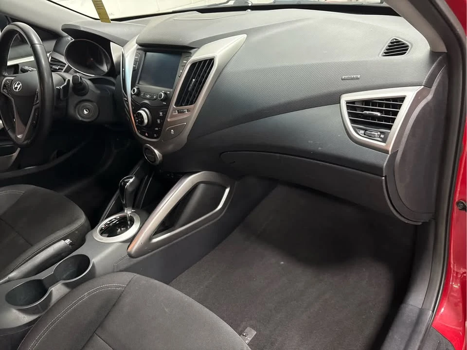 2017 Hyundai Veloster - Image 10 of 20