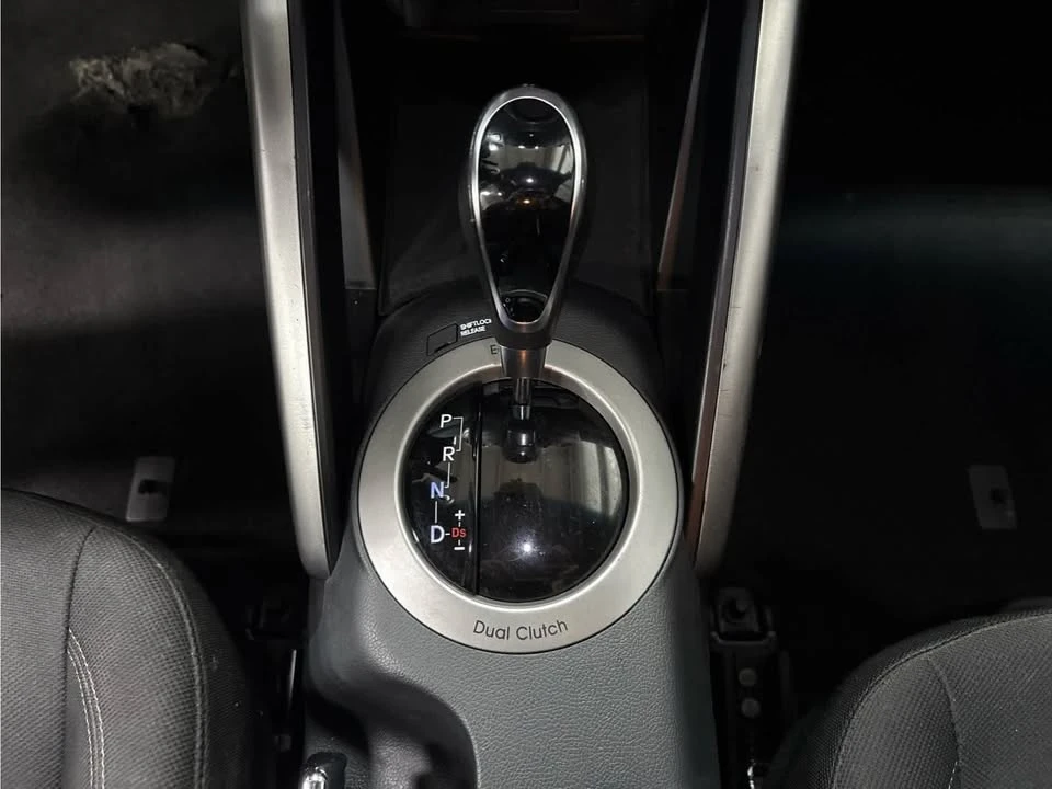 2017 Hyundai Veloster - Image 17 of 20