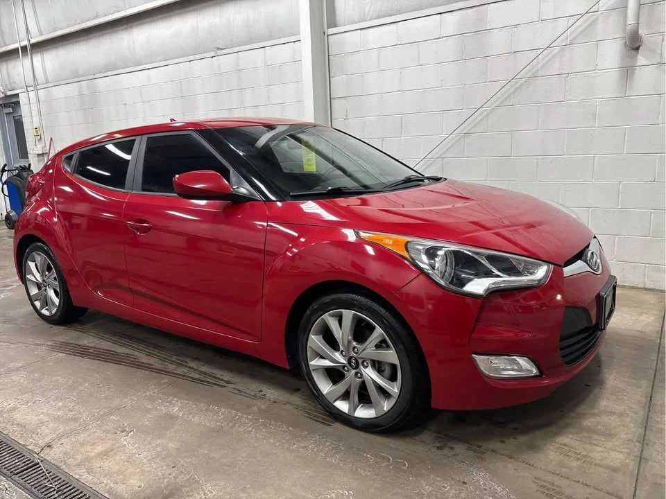 2017 Hyundai Veloster - Image 2 of 20