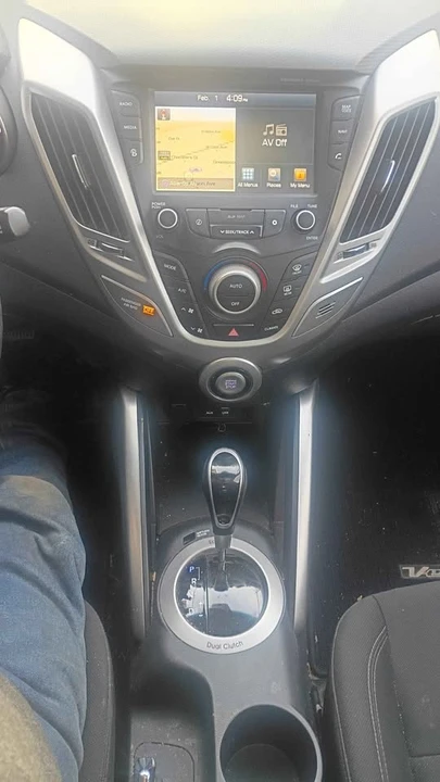2017 Hyundai Veloster - Image 6 of 7