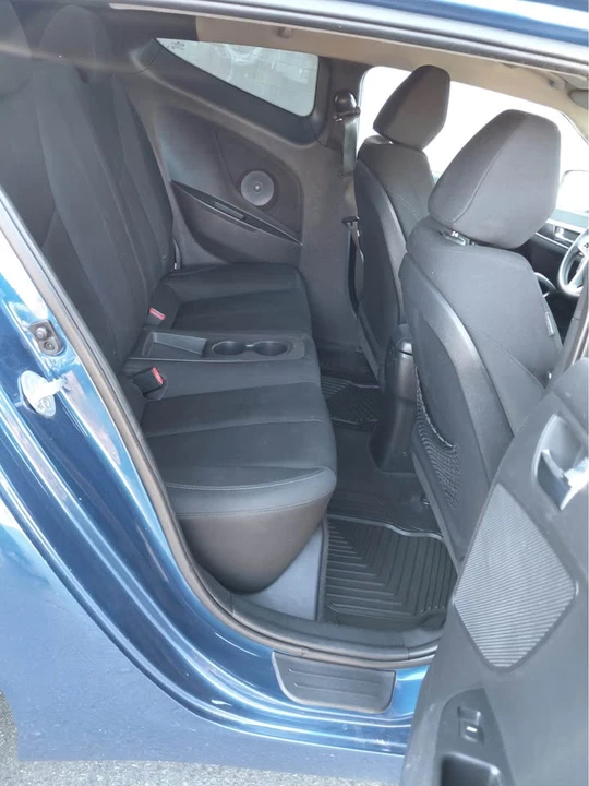 2017 Hyundai Veloster - Image 7 of 12
