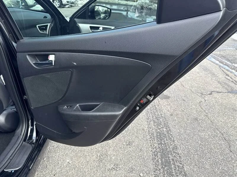 2017 Hyundai Veloster - Image 14 of 15
