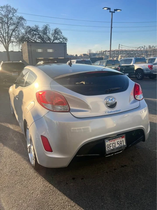 2017 Hyundai Veloster - Image 5 of 10