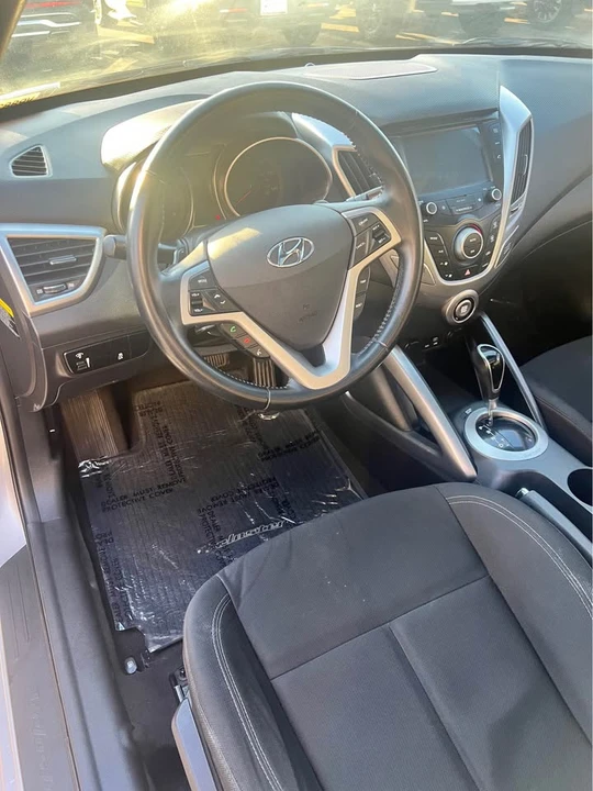 2017 Hyundai Veloster - Image 3 of 10