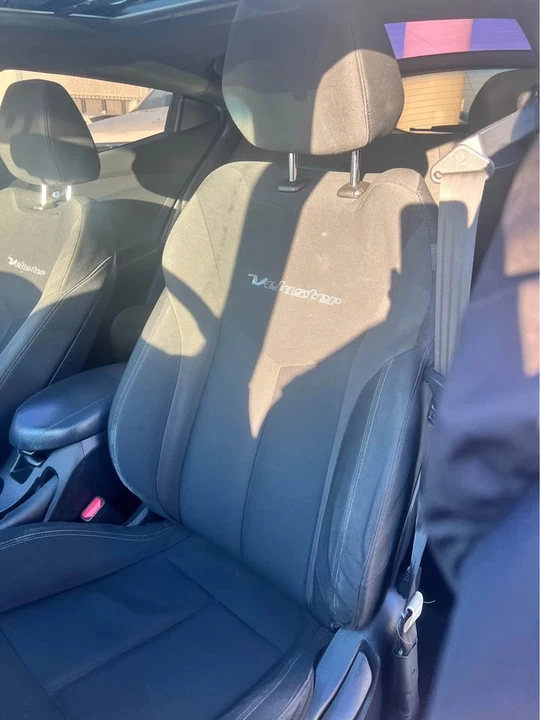 2017 Hyundai Veloster - Image 6 of 10