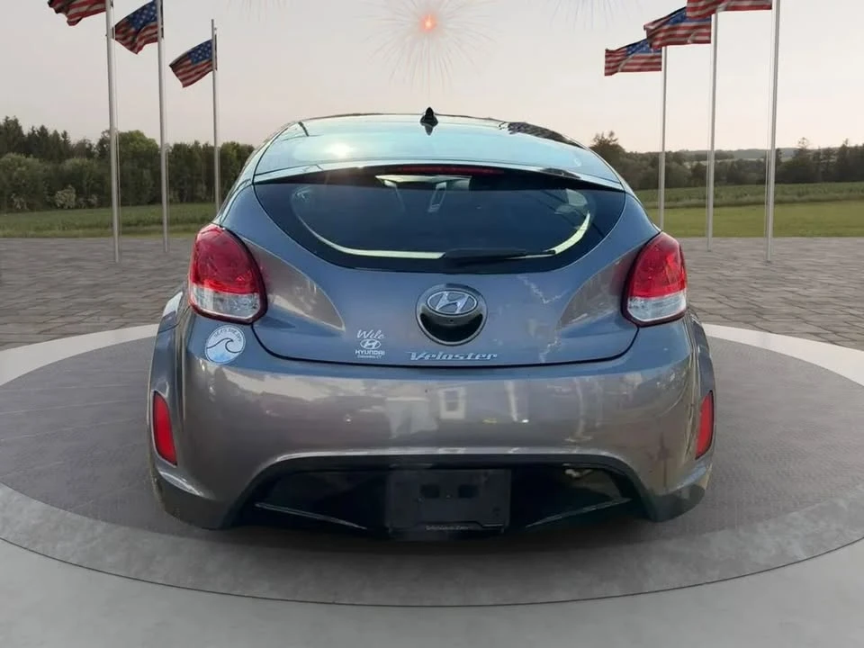 2017 Hyundai Veloster - Image 10 of 13