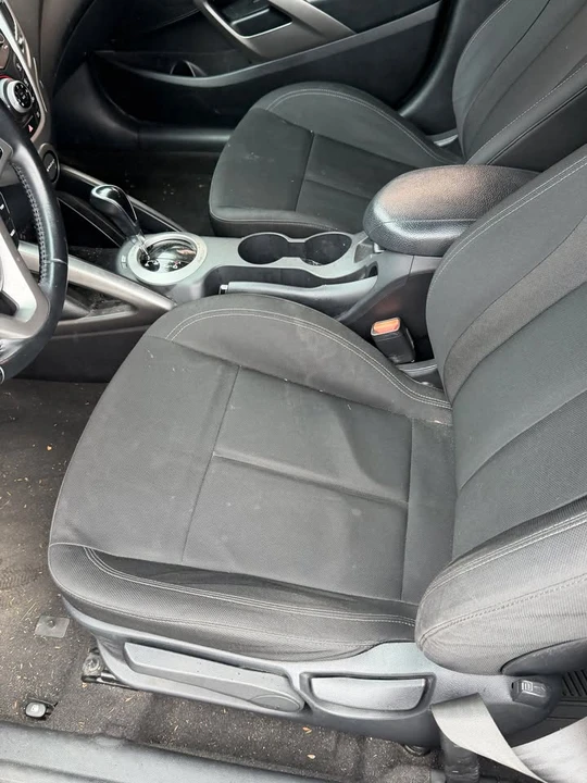 2017 Hyundai Veloster - Image 6 of 7