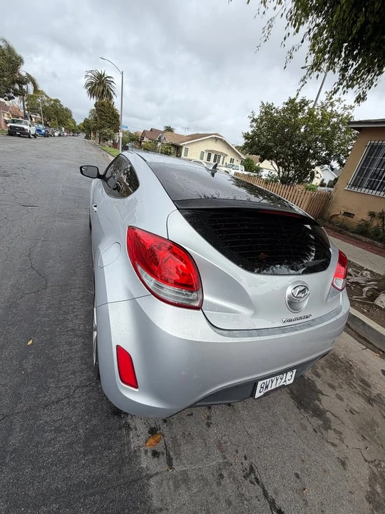 2017 Hyundai Veloster - Image 4 of 7
