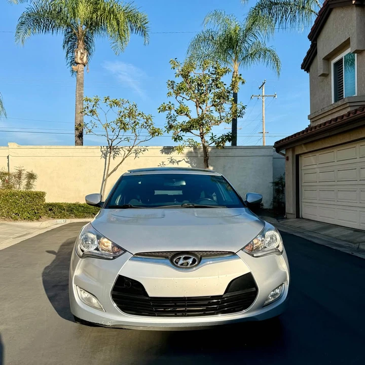 2017 Hyundai Veloster - Image 10 of 18