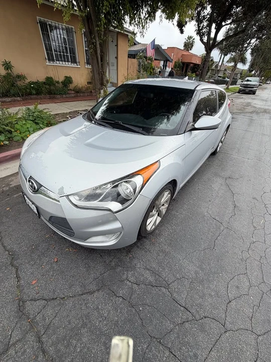 2017 Hyundai Veloster - Image 2 of 7