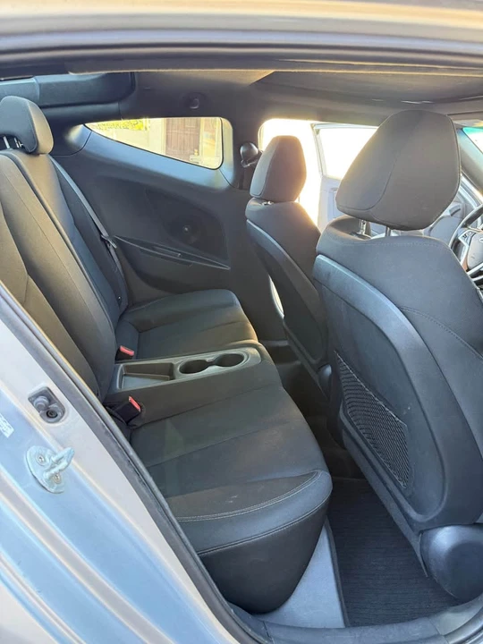 2017 Hyundai Veloster - Image 11 of 18