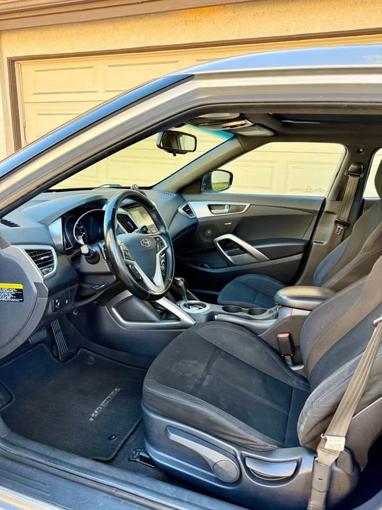 2017 Hyundai Veloster - Image 12 of 18