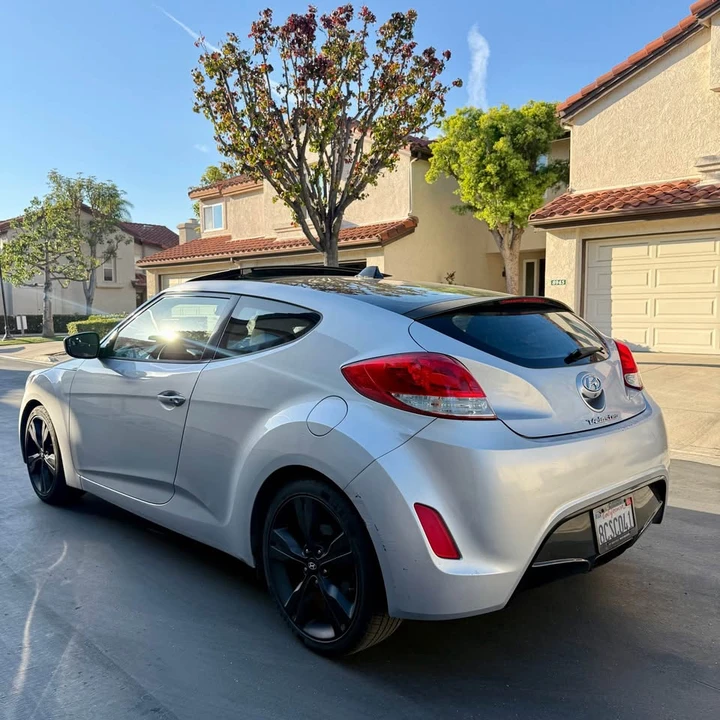 2017 Hyundai Veloster - Image 4 of 18