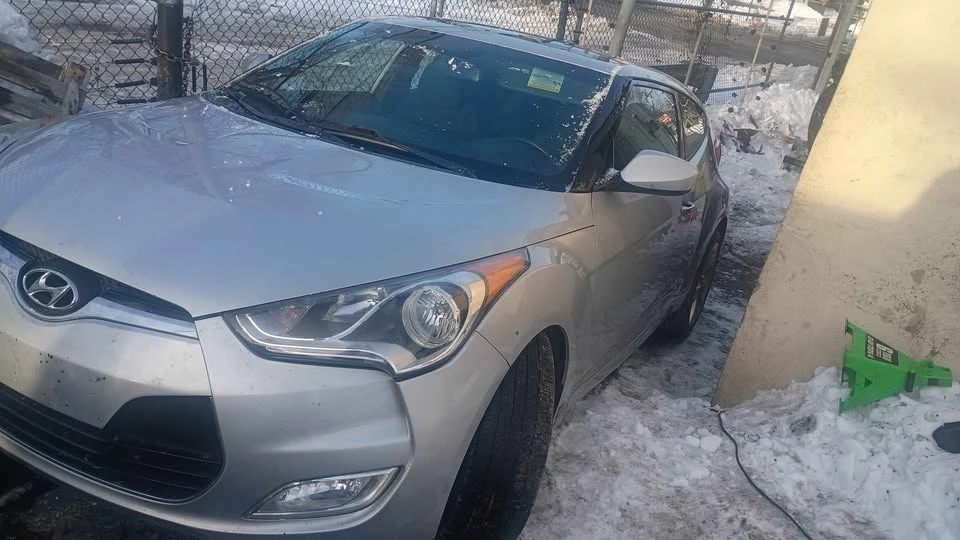 2017 Hyundai Veloster - Image 5 of 9