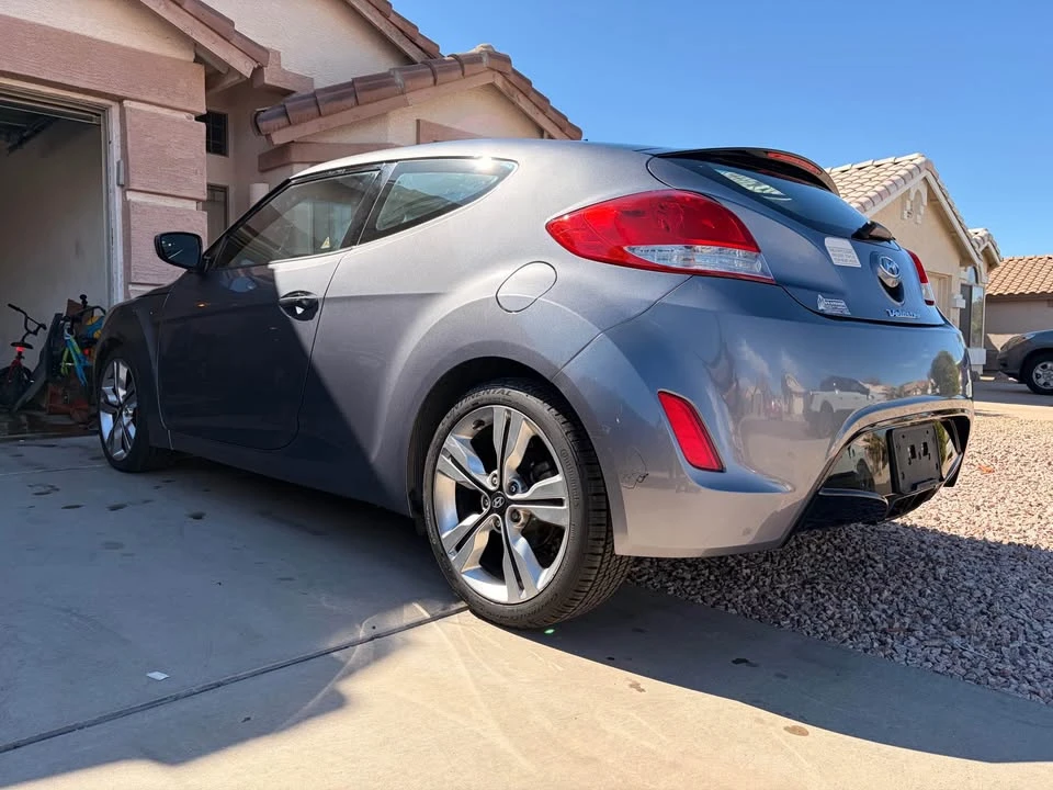 2017 Hyundai Veloster - Image 2 of 11